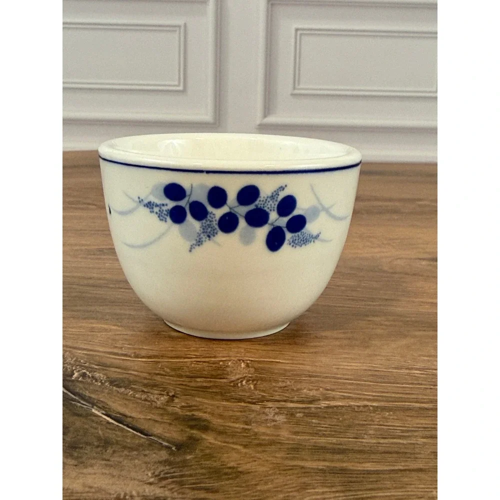 VTG PAIR (2) Lhong‎ Tao Blue and White Blueberry Pattern Porcelain Teacups